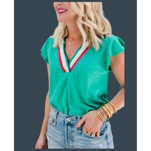 Gibsonlook Womens Green V-Neck Top With Multicolor Trim & Flutter Sleeves Size S